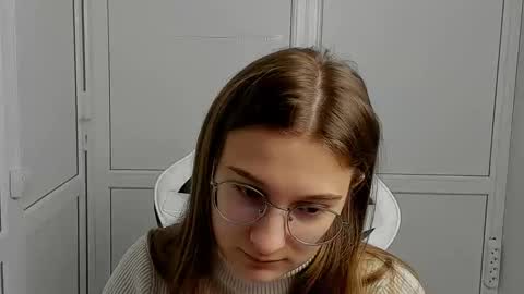 Amelie online show from April 9, 2026, 7:14 am