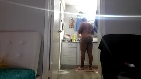 Snapshot of queen_anita chatting on June 25, 2026, 1:37 pm QnAnitaDix online show from June 25, 2026, 1:37 pm