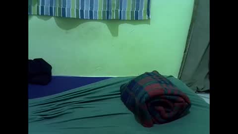 Snapshot of queen_diva01 chatting on April 25, 2026, 1:41 pm queen_diva01 online show from April 25, 2026, 1:41 pm
