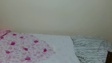 queen ema online show from October 26, 2025, 4:07 am