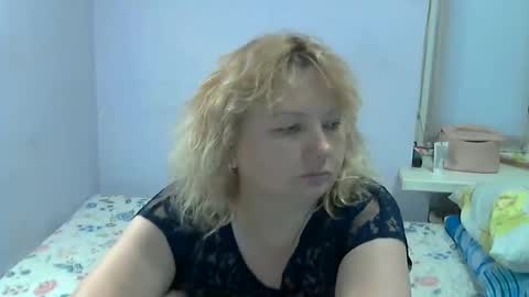 Snapshot of queen_jane8 chatting on June 8, 2026, 11:21 am queen_jane8 online show from June 8, 2026, 11:21 am