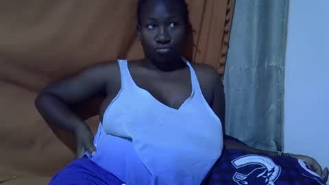 queen_jazmine online show from February 7, 2026, 6:22 pm