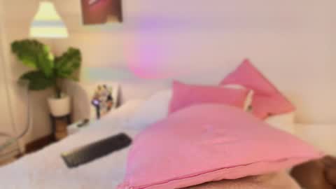 Liana  online show from February 17, 2026, 5:04 am