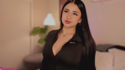 Snapshot of queen_liana chatting on July 8, 2026, 7:02 am Liana online show from July 8, 2026, 7:02 am