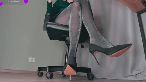 Carly online show from October 23, 2025, 5:12 pm