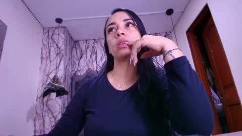 Snapshot of queen_nyxx chatting on June 2, 2026, 2:24 am QueenNyx online show from June 2, 2026, 2:24 am
