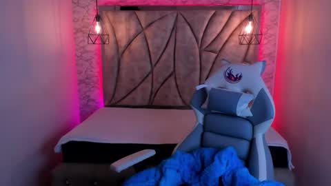   online show from February 19, 2025, 12:00 pm