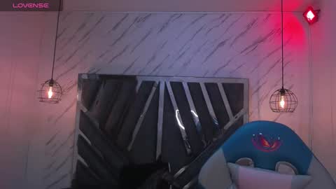   online show from October 13, 2025, 11:32 am