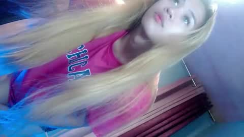 Snapshot of queena10 chatting on September 10, 2025, 9:04 pm CALL ME YOUR QUEEN AIVY1 online show from September 10, 2025, 9:04 pm