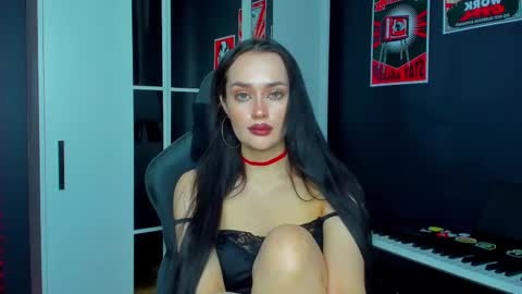 Snapshot of queenaliss chatting on February 23, 2025, 3:35 am Your world and the universe Aliss online show from February 23, 2025, 3:35 am