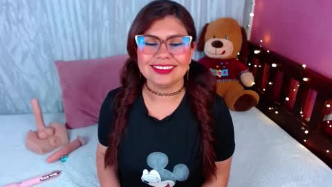 Queenamazon  online show from October 28, 2025, 4:16 am