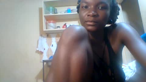 Snapshot of queenate581501024 chatting on July 15, 2026, 12:27 am queenate581501024 online show from July 15, 2026, 12:27 am
