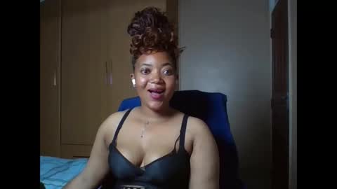 Snapshot of queenbebony2 chatting on March 8, 2026, 2:04 am Queenbebony2 online show from March 8, 2026, 2:04 am