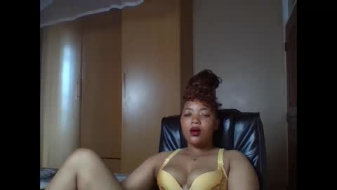 Snapshot of queenbebony2 chatting on March 18, 2026, 6:27 am Queenbebony2 online show from March 18, 2026, 6:27 am