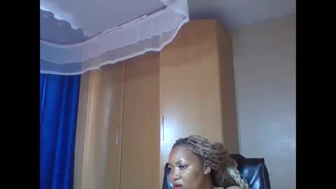 Snapshot of queenbebony2 chatting on April 19, 2026, 9:30 am Queenbebony2 online show from April 19, 2026, 9:30 am