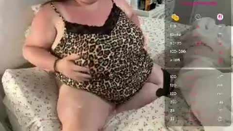 Snapshot of queencurvesph chatting on July 20, 2026, 12:36 am Queen curves online show from July 20, 2026, 12:36 am