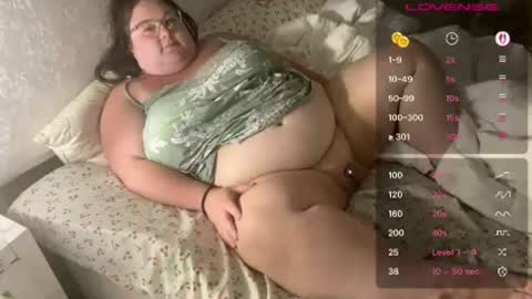 Snapshot of queencurvesph chatting on July 31, 2026, 1:27 am Queen curves online show from July 31, 2026, 1:27 am