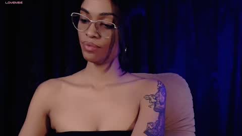 Snapshot of queendom_ing chatting on February 28, 2025, 6:43 am Sweet Goddess online show from February 28, 2025, 6:43 am