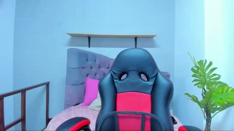 Queen online show from March 2, 2026, 6:48 pm