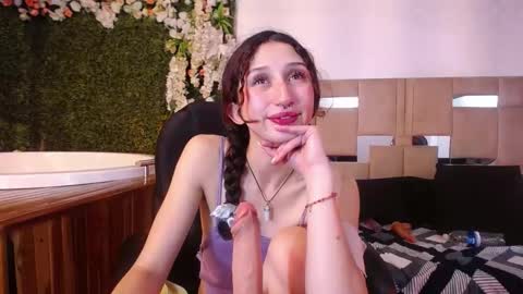 QUEENJEENN online show from December 12, 2024, 8:53 pm