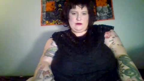 Snapshot of queenjezabel444 chatting on January 1, 2025, 10:46 pm QueenJezabel online show from January 1, 2025, 10:46 pm