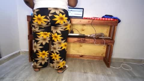 Nina online show from October 16, 2025, 7:15 pm