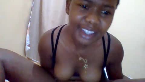 Snapshot of queenleona61 chatting on May 23, 2026, 10:19 am queenleona61 online show from May 23, 2026, 10:19 am