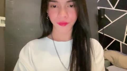 Snapshot of queenn_xxx chatting on March 15, 2026, 12:11 pm QUEEN online show from March 15, 2026, 12:11 pm