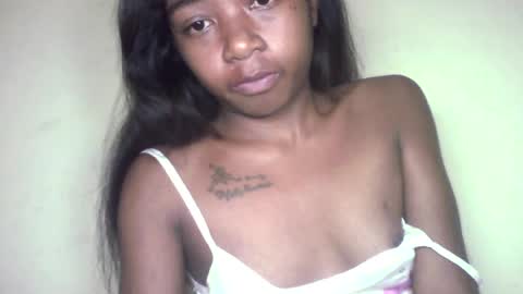 Snapshot of queennaya chatting on July 13, 2026, 12:02 am queennaya online show from July 13, 2026, 12:02 am
