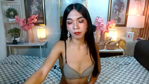 Snapshot of queennira chatting on July 14, 2026, 5:34 am queennira online show from July 14, 2026, 5:34 am
