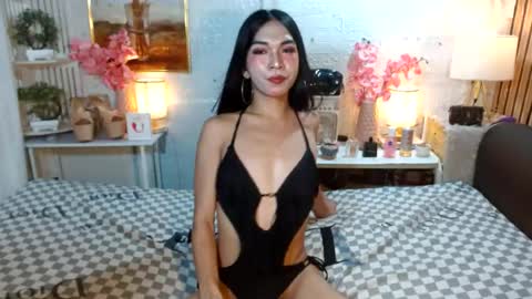 Snapshot of queennira chatting on July 18, 2026, 1:43 am queennira online show from July 18, 2026, 1:43 am