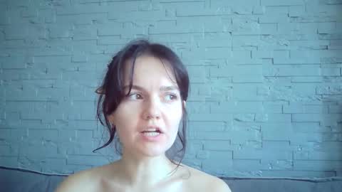 QueenOfModels online show from November 19, 2025, 10:26 am