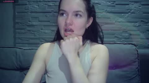 Snapshot of queenofmodels chatting on February 17, 2026, 3:19 pm QueenOfModels online show from February 17, 2026, 3:19 pm