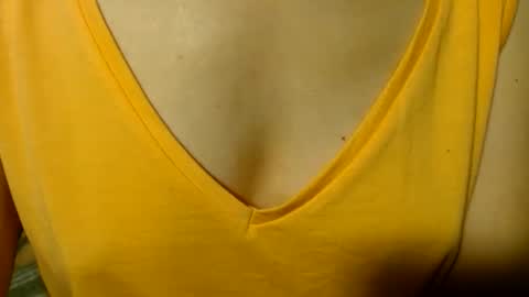 Snapshot of queenoftenderness chatting on June 1, 2026, 6:31 pm queenoftenderness online show from June 1, 2026, 6:31 pm