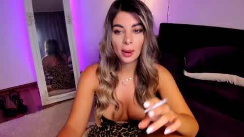Queennofyuredreams online show from May 15, 2026, 11:45 pm