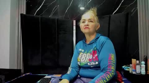 queenstarhyl online show from March 14, 2026, 2:39 am