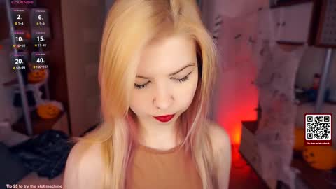 Snapshot of quennabrucker chatting on November 3, 2025, 4:25 am Tate online show from November 3, 2025, 4:25 am