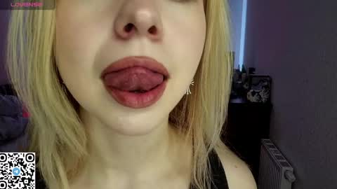 Snapshot of quennabrucker chatting on April 15, 2026, 6:31 am Tate online show from April 15, 2026, 6:31 am