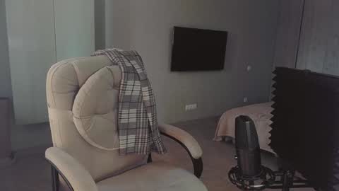 Snapshot of quietluxury chatting on May 20, 2026, 12:11 pm quietluxury online show from May 20, 2026, 12:11 pm