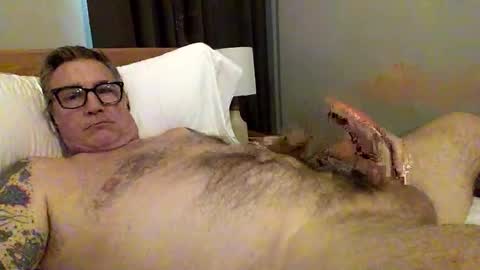 Snapshot of quietmature chatting on April 8, 2026, 12:43 am quietmature online show from April 8, 2026, 12:43 am