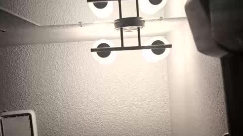 quindre online show from November 6, 2025, 10:16 am