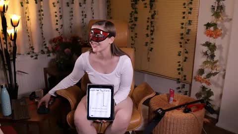 QuinnMonroe online show from February 18, 2025, 8:14 pm