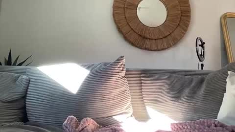 Snapshot of quinnyelena chatting on November 22, 2025, 11:09 am Quinnyelena online show from November 22, 2025, 11:09 am