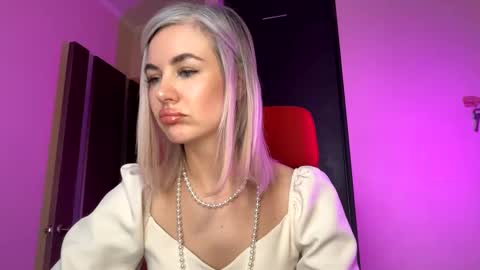 qusi28 online show from February 20, 2025, 5:12 am