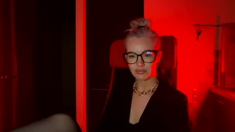 qusi28 online show from February 20, 2025, 10:48 pm