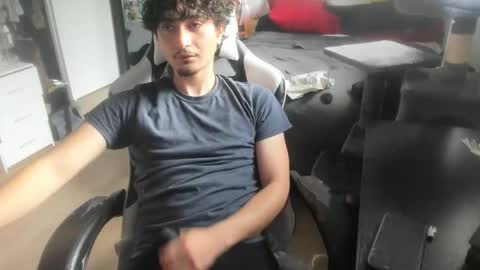 Snapshot of qwert4206 chatting on February 19, 2026, 9:33 pm qwert4206 online show from February 19, 2026, 9:33 pm