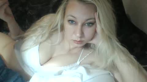 Snapshot of qwertyuio71919 chatting on June 14, 2026, 10:34 pm qwertyui online show from June 14, 2026, 10:34 pm