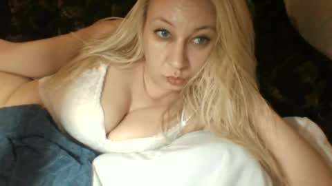 Snapshot of qwertyuio71919 chatting on June 16, 2026, 1:41 am qwertyui online show from June 16, 2026, 1:41 am