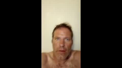 Snapshot of r04233054 chatting on May 5, 2026, 6:27 pm r04233054 online show from May 5, 2026, 6:27 pm