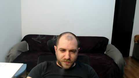 R0bila online show from April 8, 2026, 10:32 pm